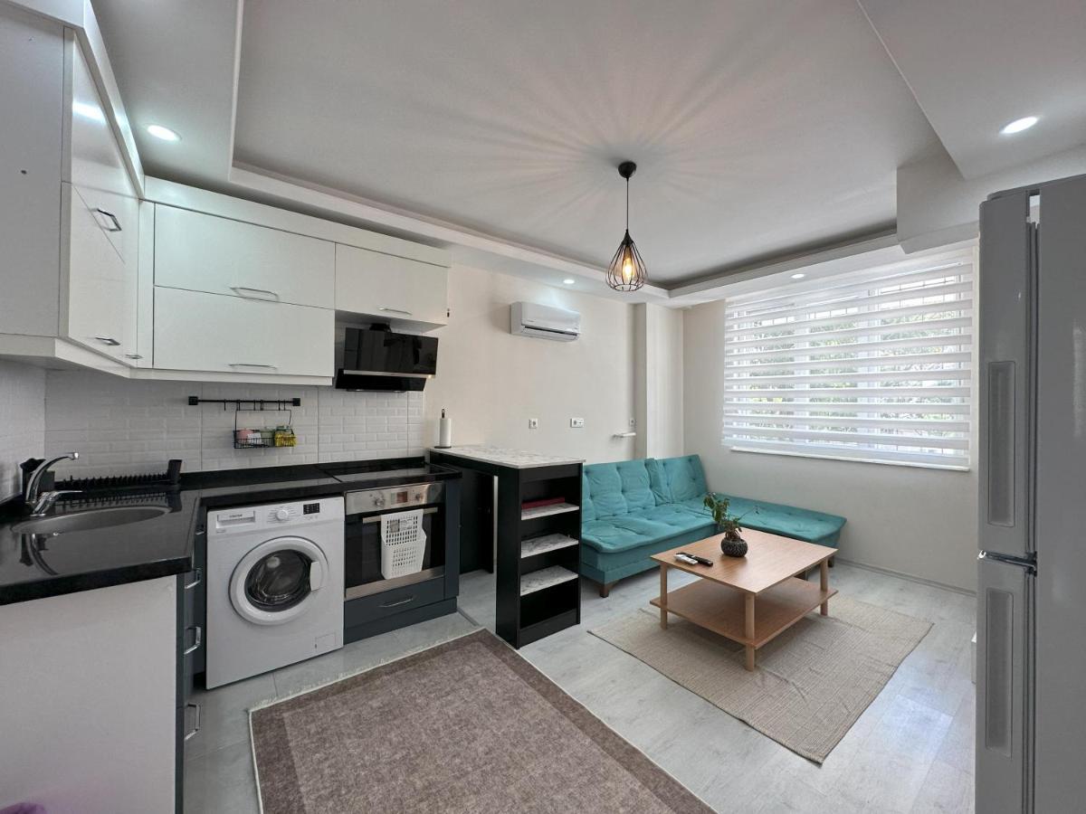 Modern 1-bedroom In Center *